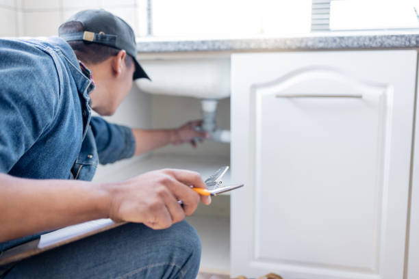 Best Shower Repair Services  in De Kal, TX